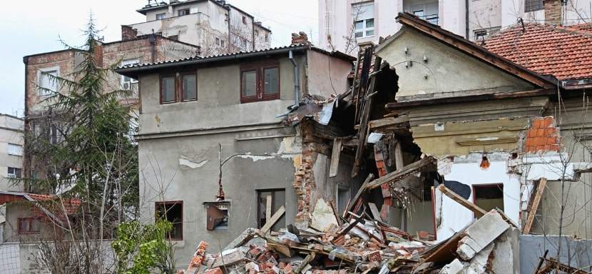 Earthquakes can cause major damage in a short amount of time.