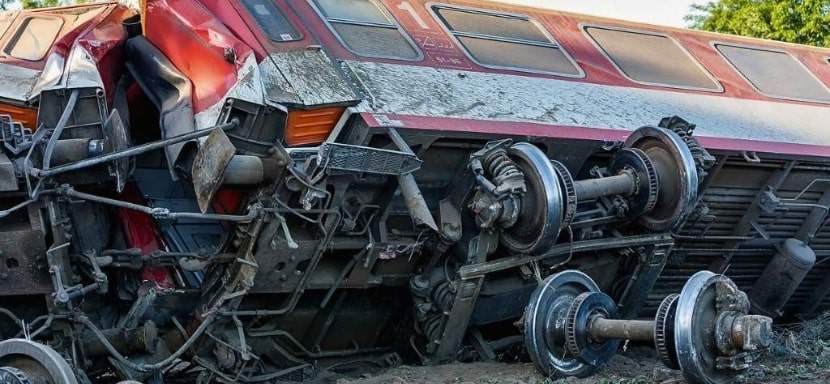 The aftermath of a train after it has been derailed.