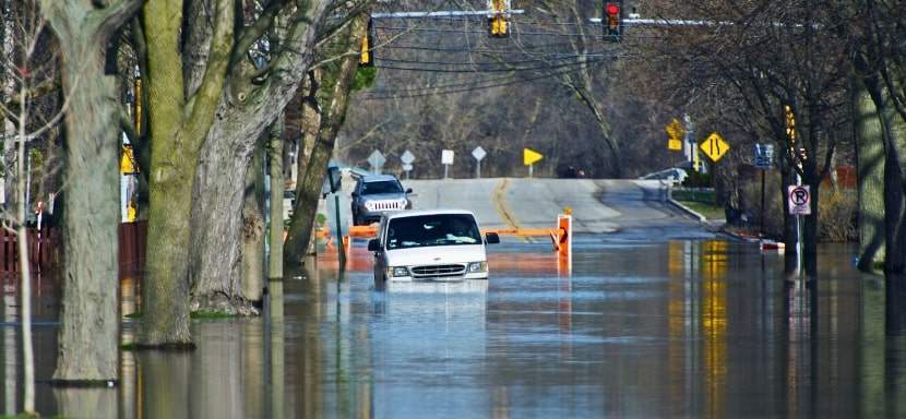 How to Survive a Flash Flood While Driving